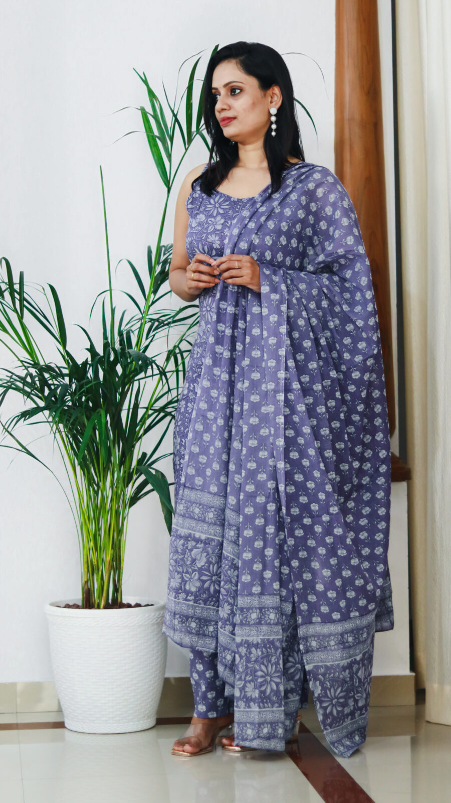 Lavender charm Cotton Sleeveless Kurti Pant Set with Dupatta - Image 2