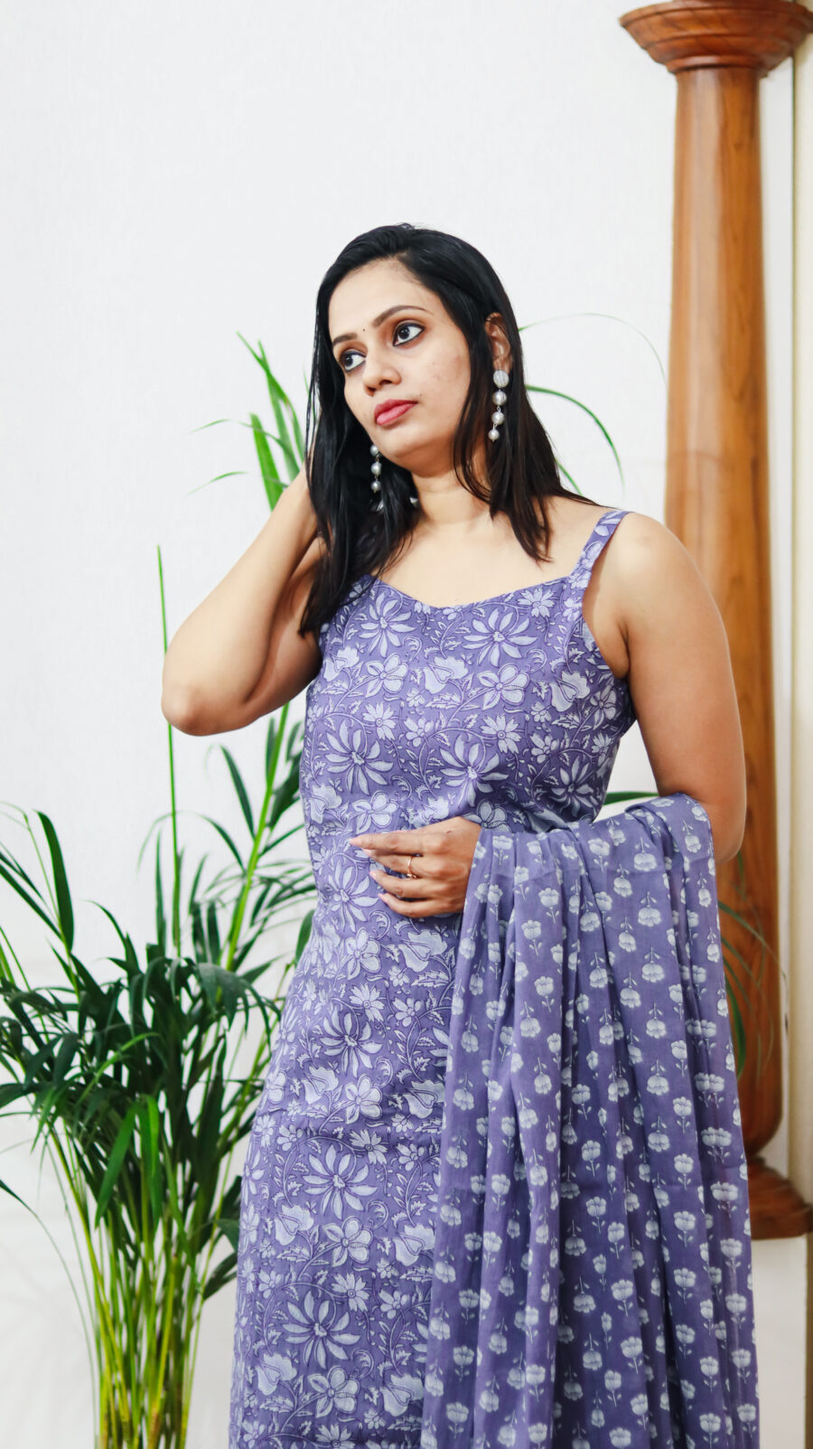 Lavender charm Cotton Sleeveless Kurti Pant Set with Dupatta - Image 3